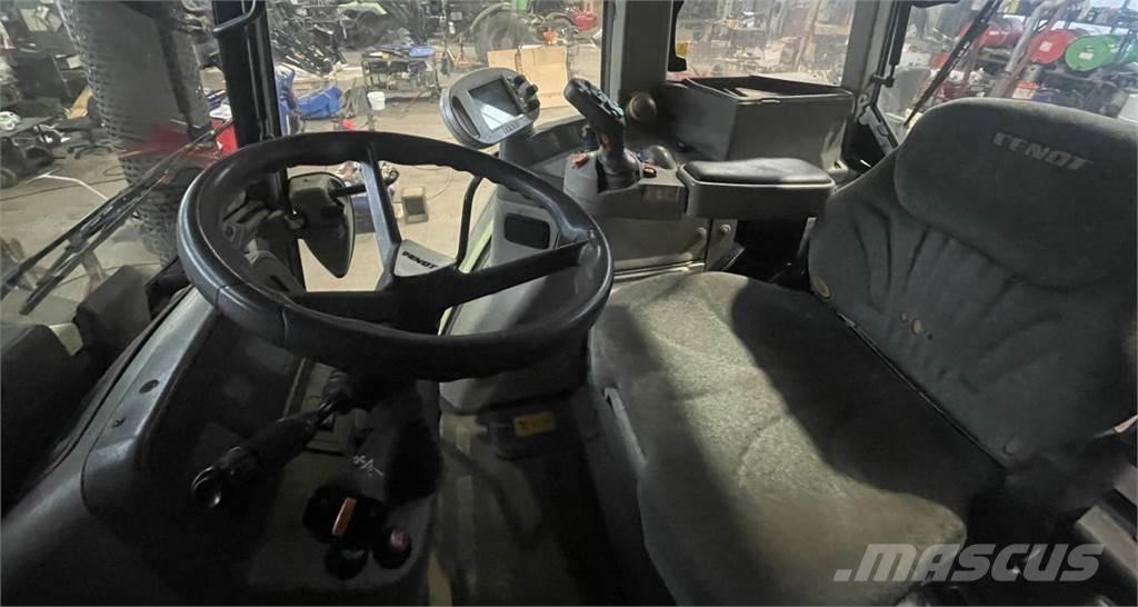 Fendt 820 Vario Traktoren