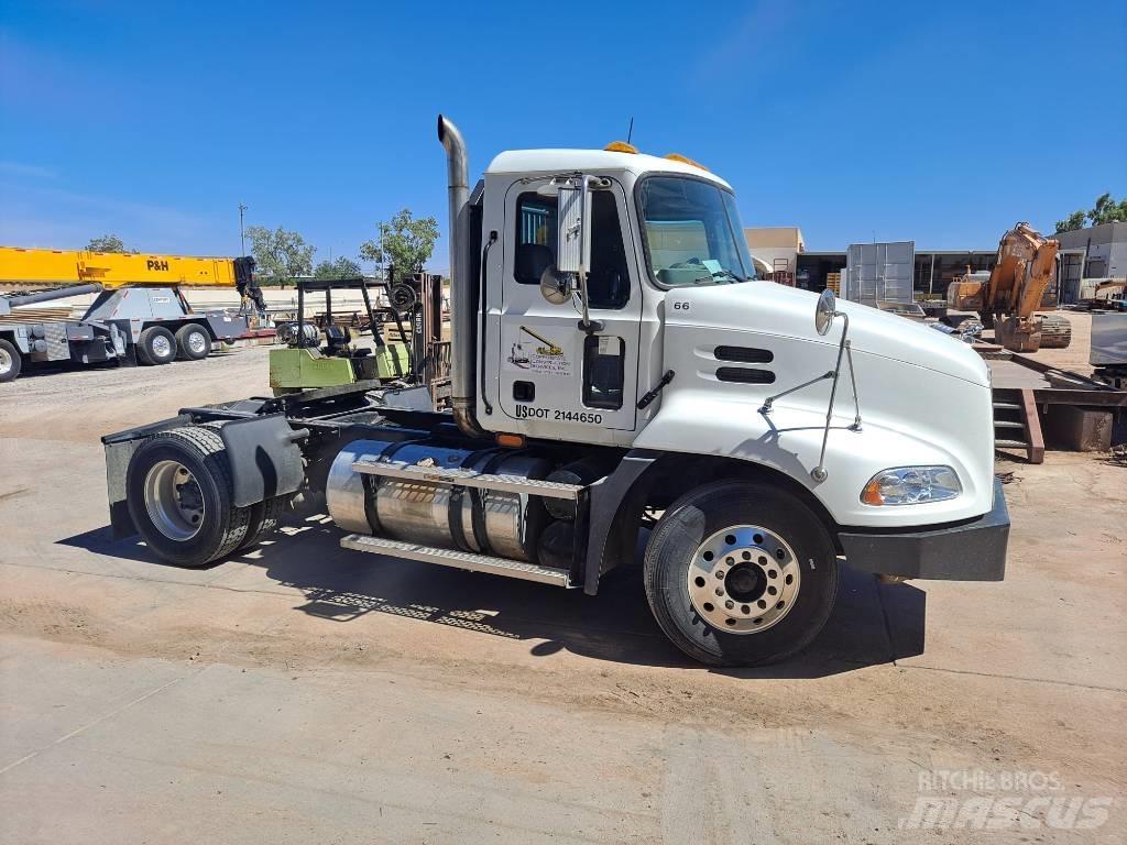 Mack CX612 Sattelzugmaschinen