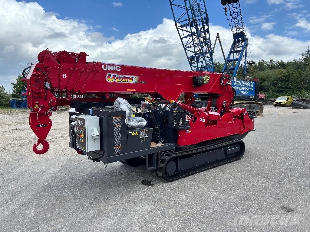 Unic URW 806 Ruwterrein kranen