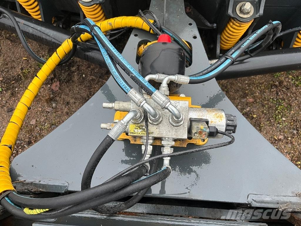 Stark 3300 relax Schneeschilde und -pflüge