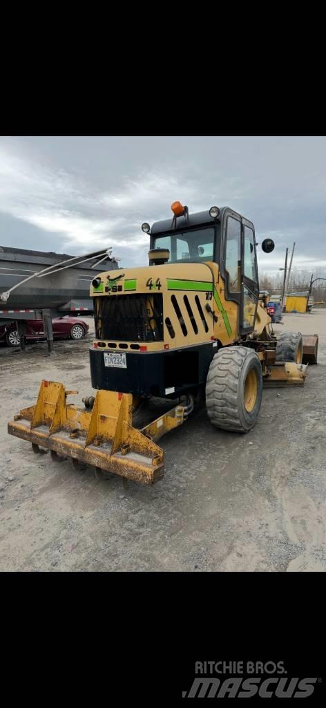 PSI M413XT Grader