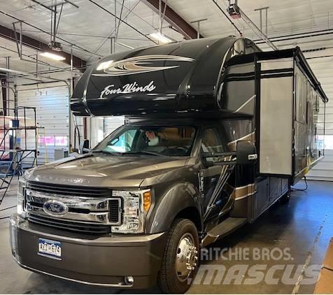 Thor Four Winds Wohnmobile und Wohnwagen