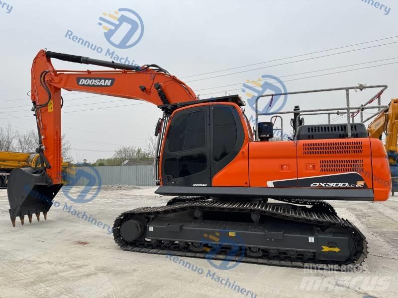 Doosan DX 300 LC-9C Raupenbagger