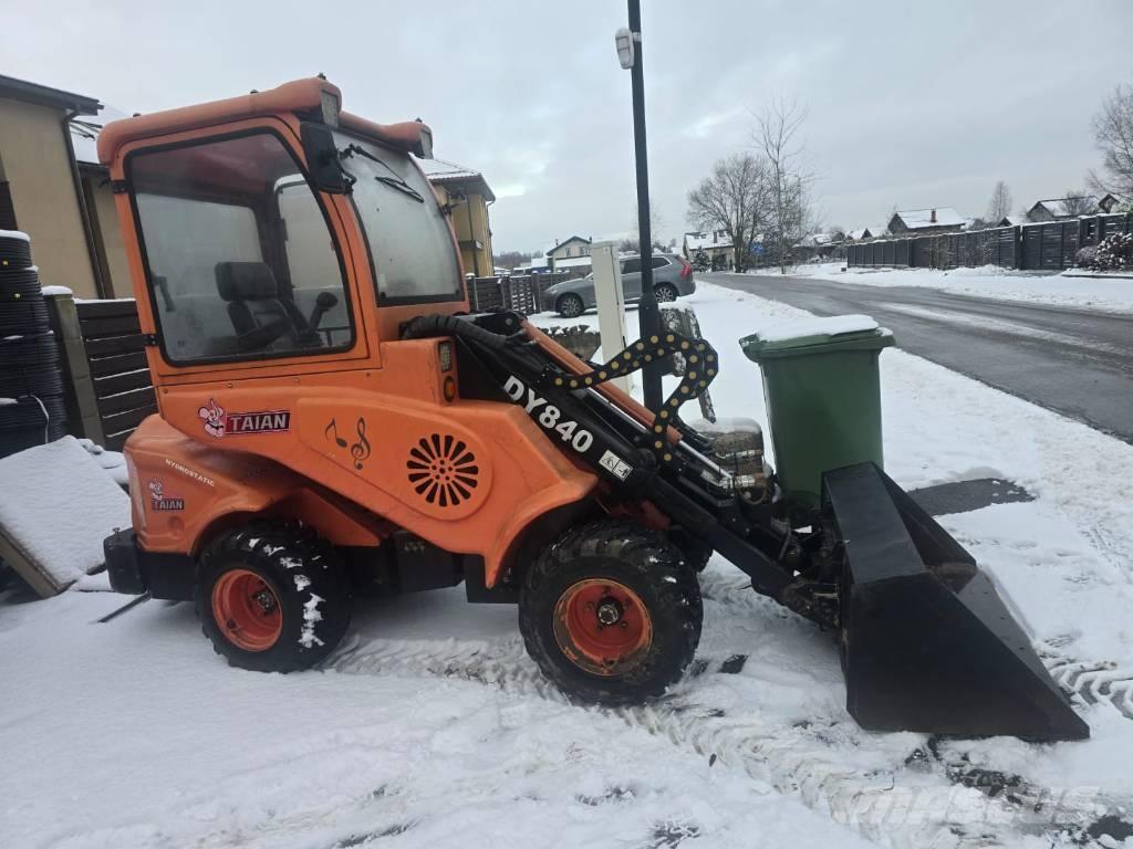 Taian DY840 Minilader