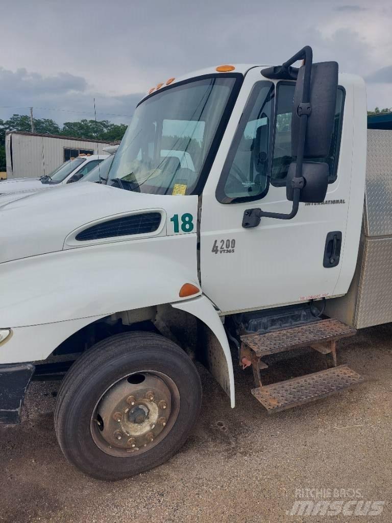 International 4200 Kipper
