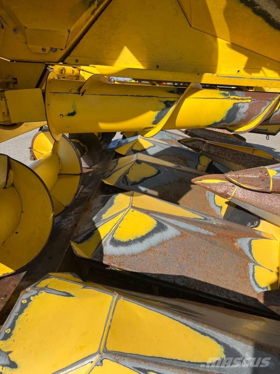New Holland MF675W Zubehör Mähdrescher