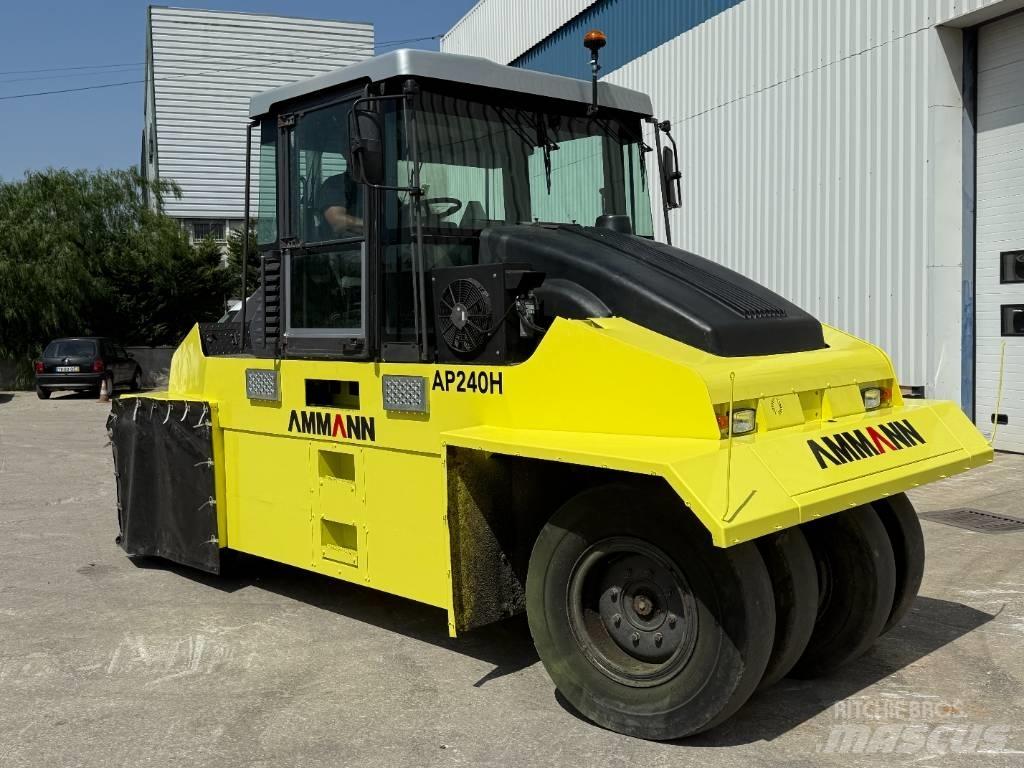 Ammann AP 240 H Gummiradwalzen