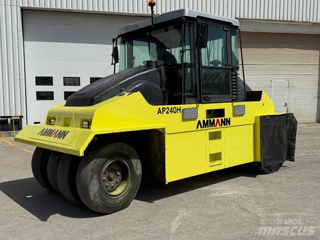 Ammann AP 240 H Gummiradwalzen