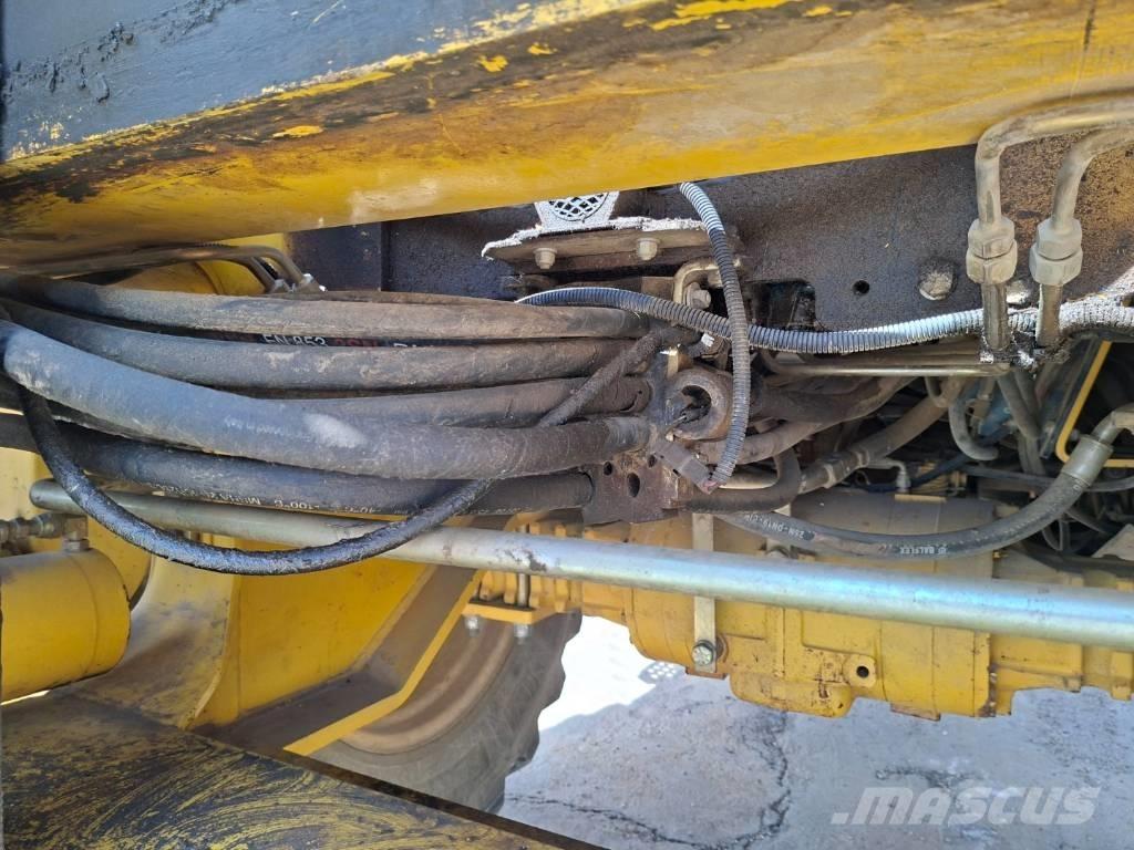 Komatsu WB 91 R Baggerlader