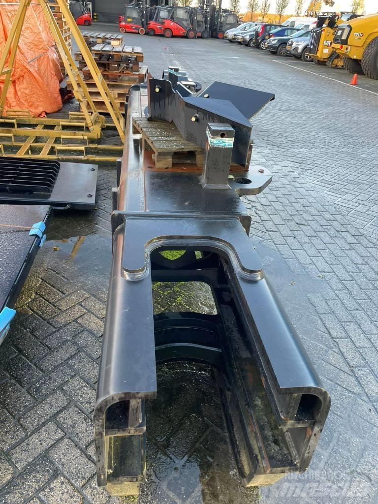 CAT 390 F L Chassis