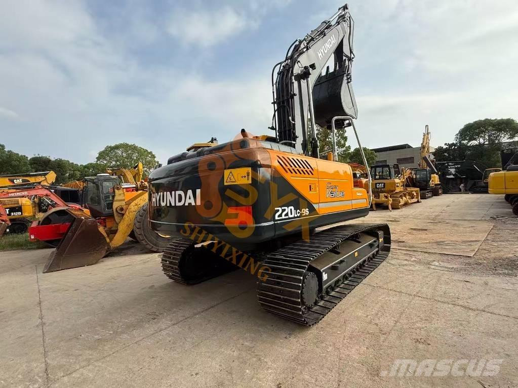 Hyundai Robex 220-9 Raupenbagger