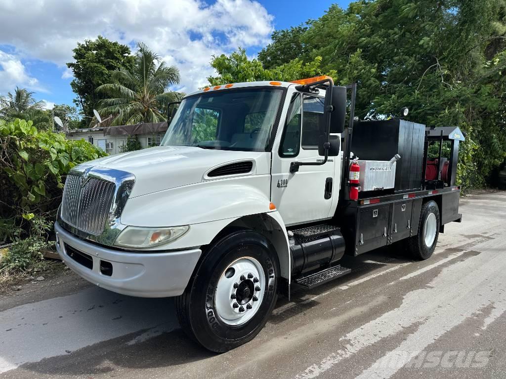 International 4300 Tankwagen