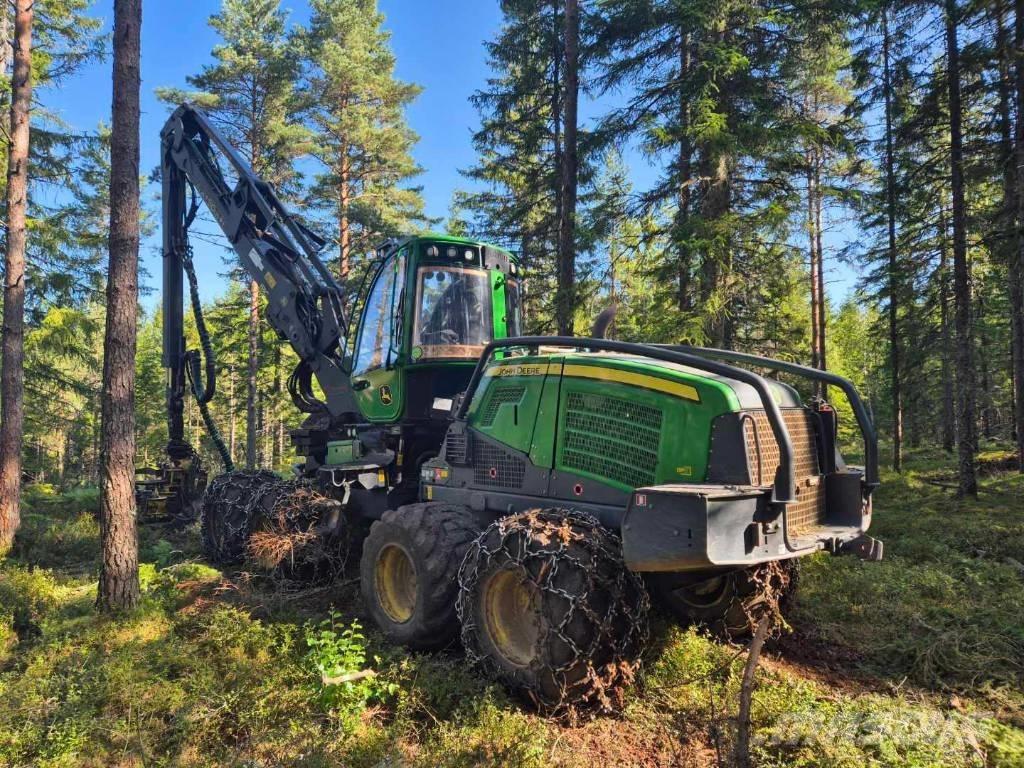 John Deere 1170 G Harvester