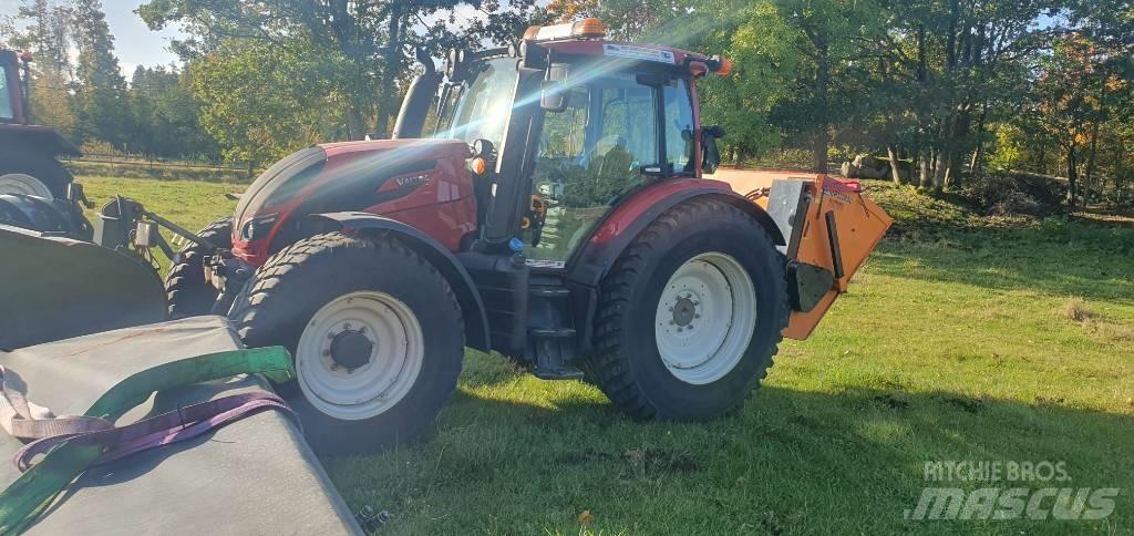 Valtra N114HT5 Traktoren
