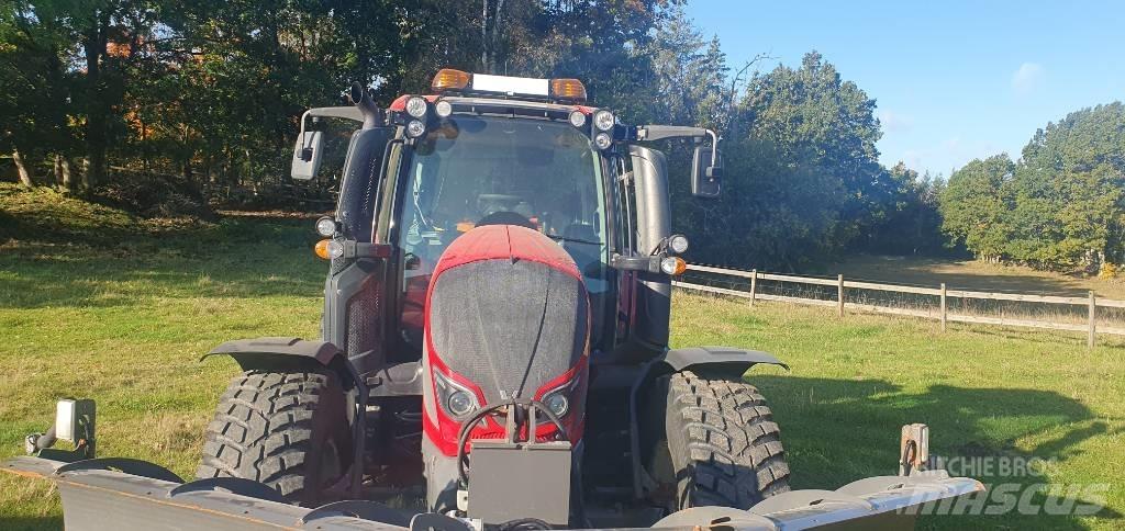 Valtra N114HT5 Traktoren