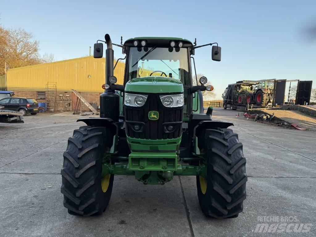 John Deere 6135M Traktoren