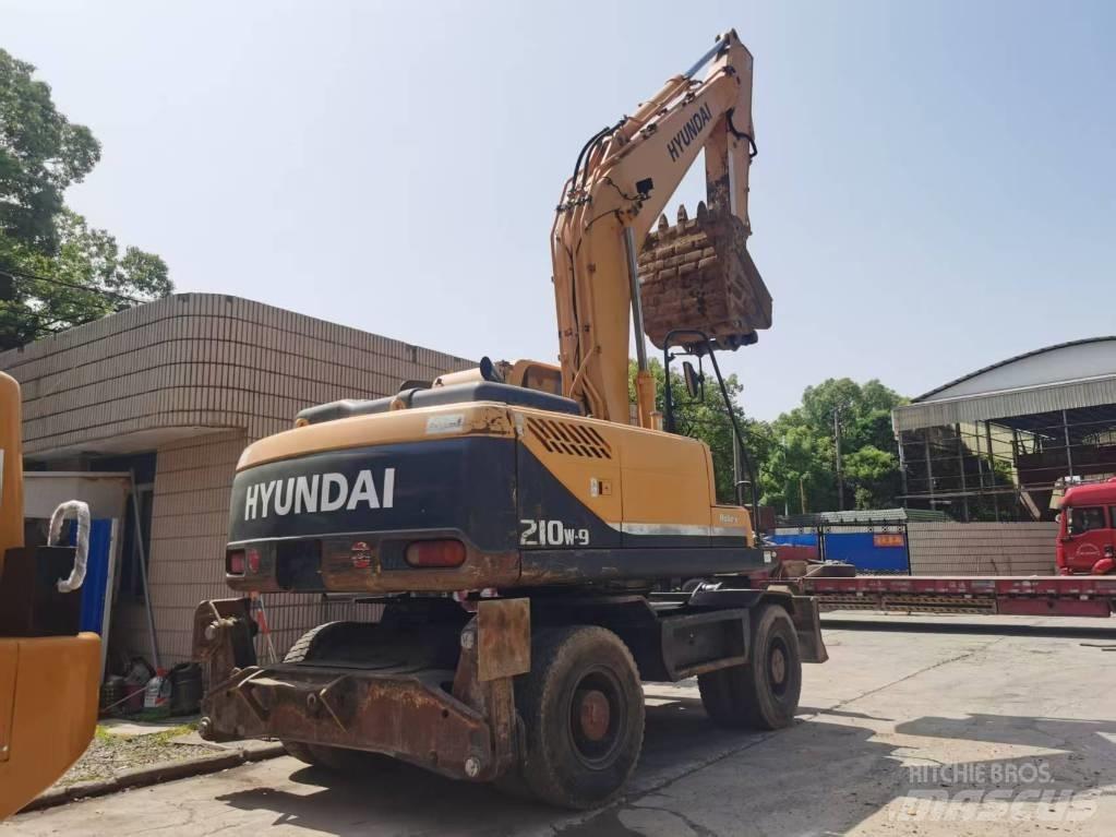 Hyundai R210W-9 Mobilbagger
