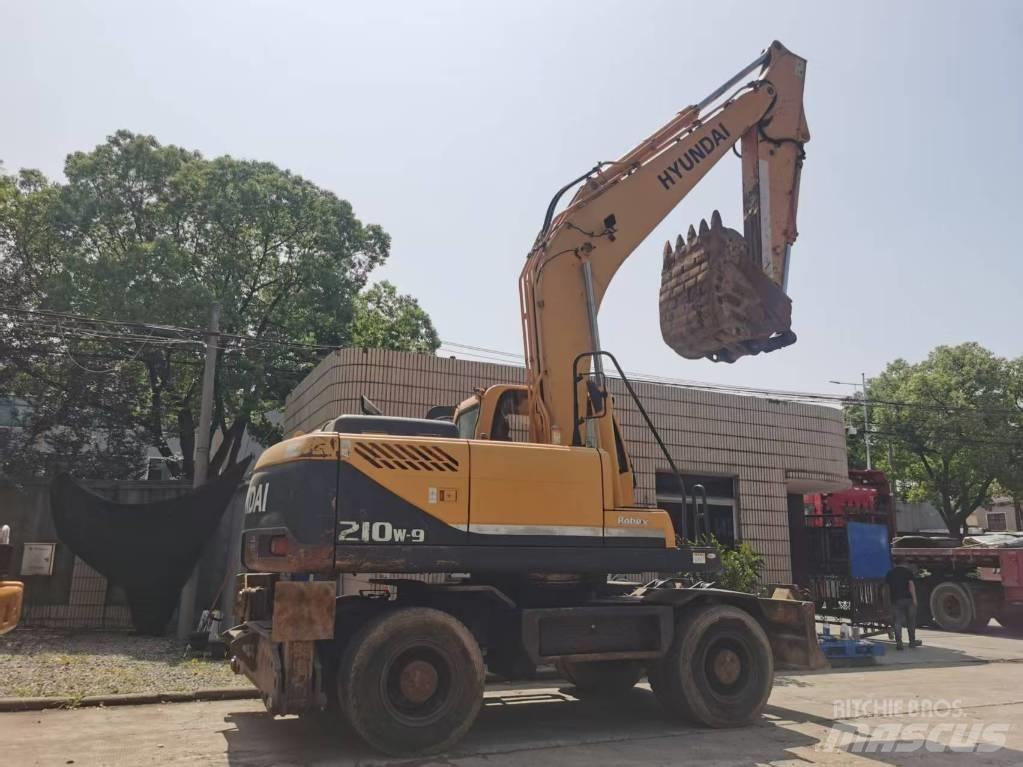 Hyundai R210W-9 Mobilbagger