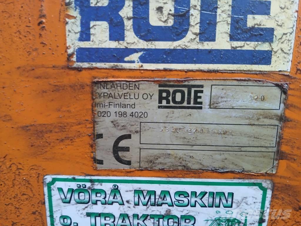 Rote 320 Nivelaura Schneeschilde und -pflüge