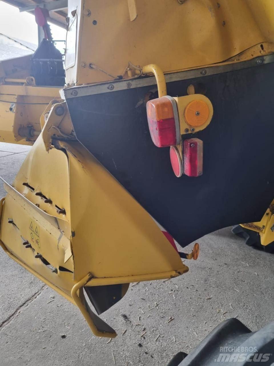 New Holland TF 76 Mähdrescher