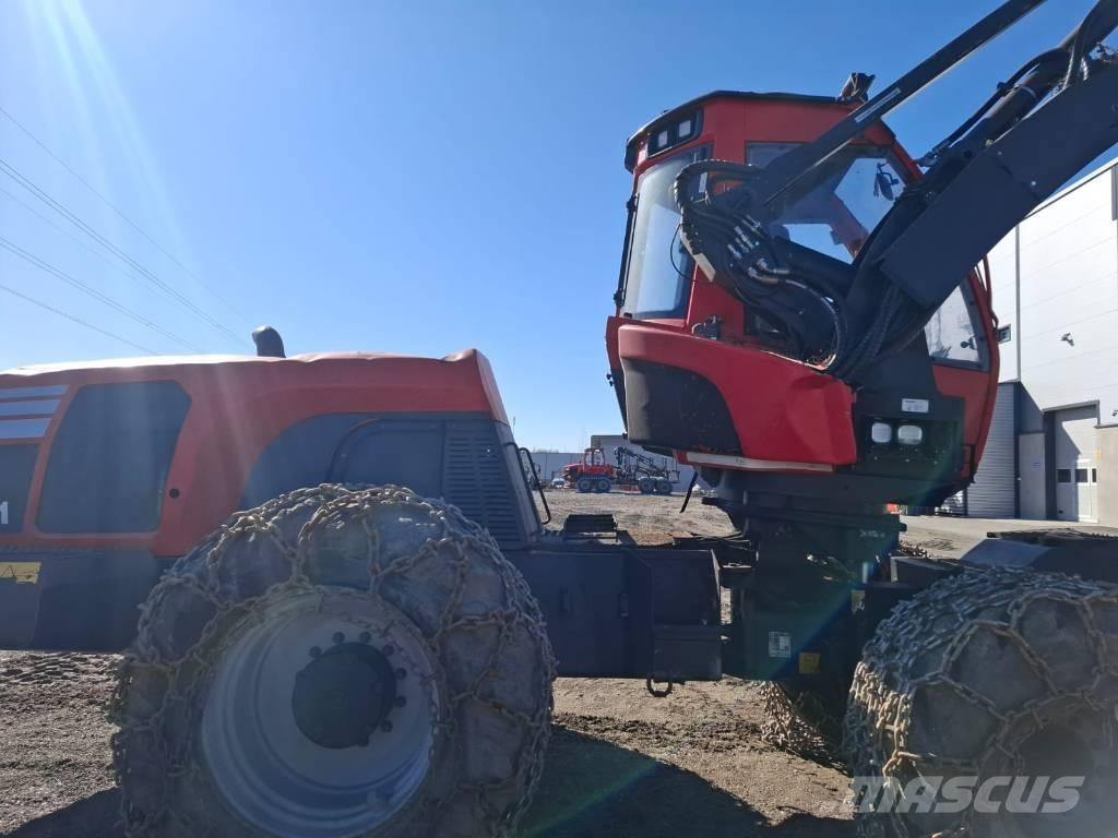 Komatsu 911 Harvester