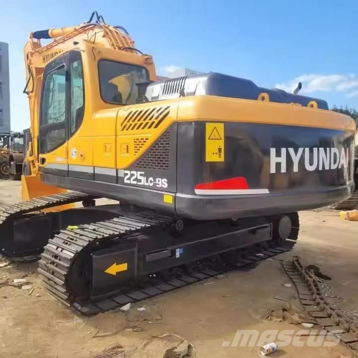 Hyundai 225LC-9S Raupenbagger