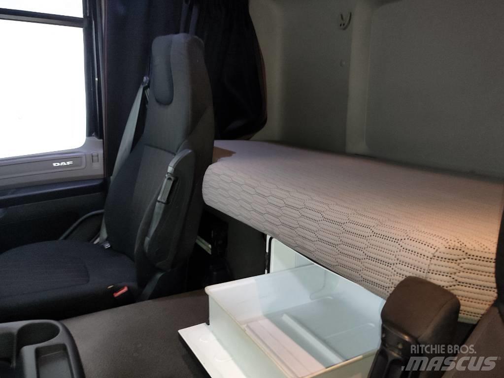 DAF CF 370 FA Pritsche & Plane