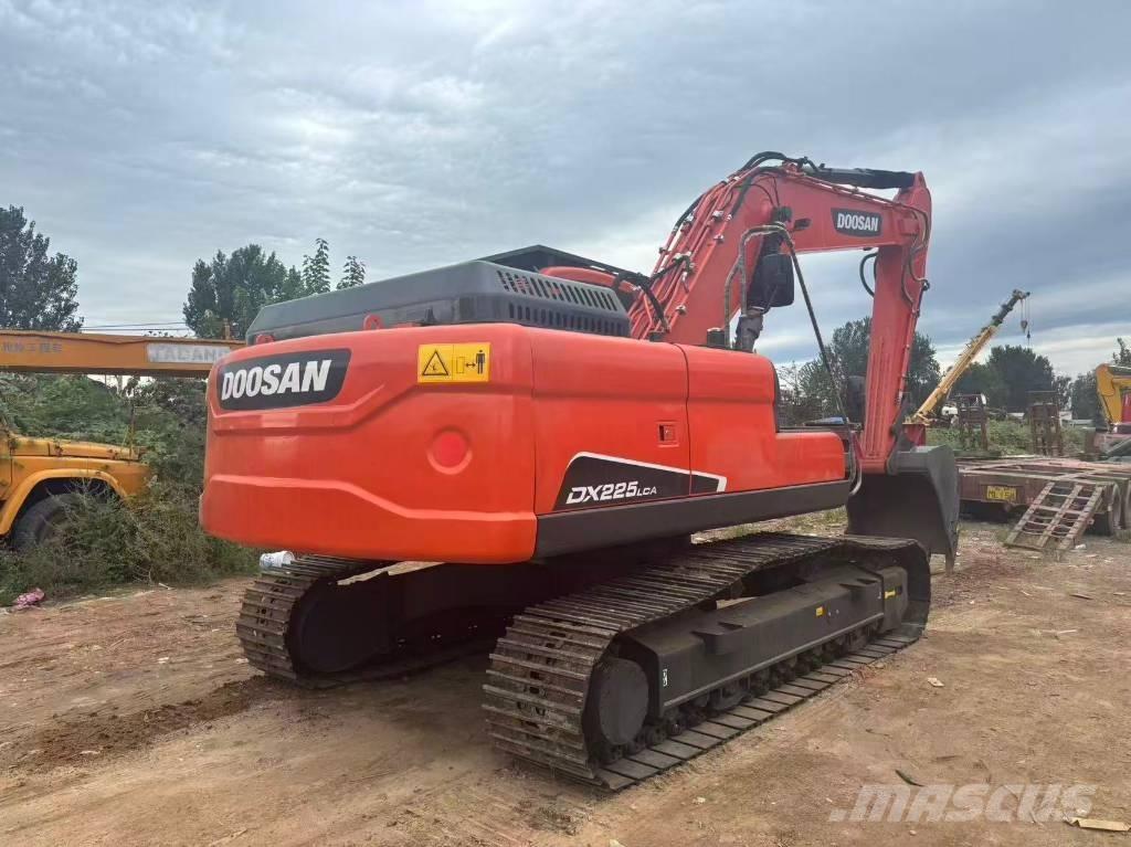 Doosan DX 225 Raupenbagger