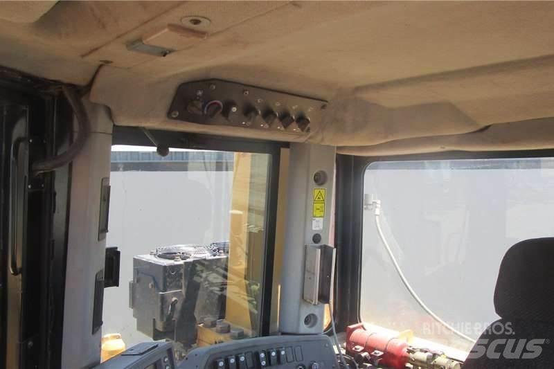 CAT D9T Bulldozer