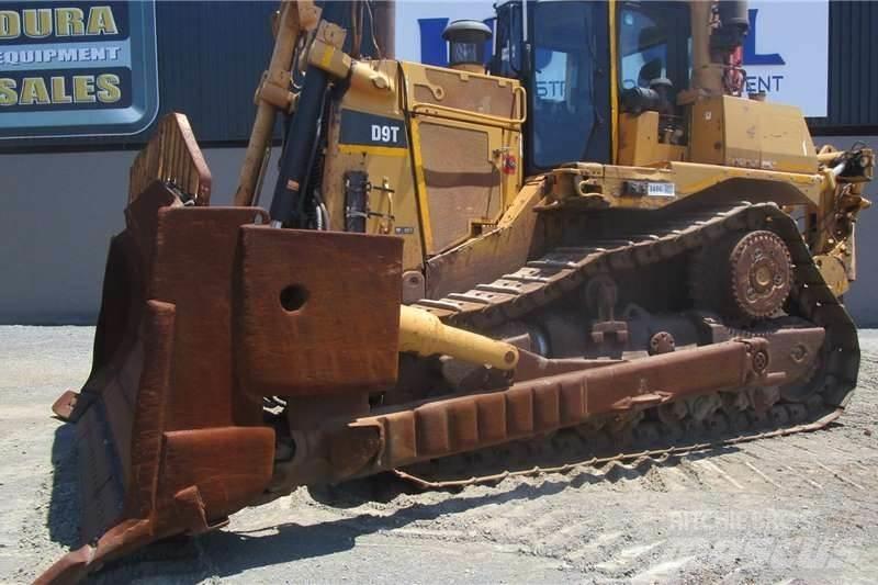 CAT D9T Bulldozer