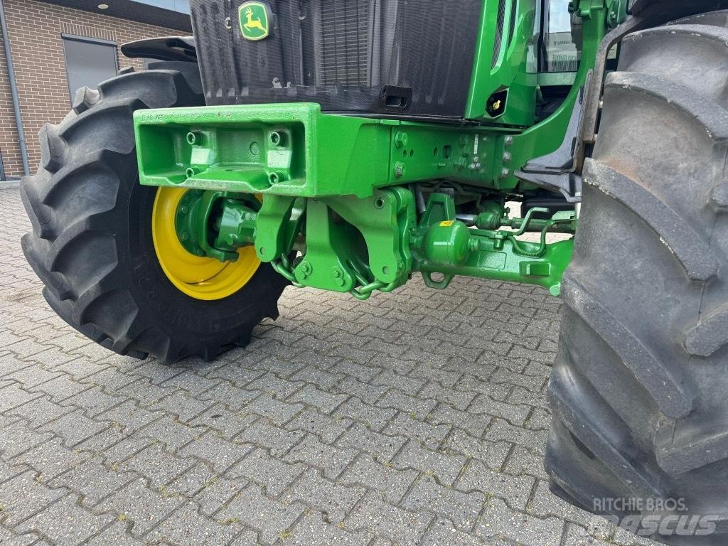 John Deere 6120 M Traktoren