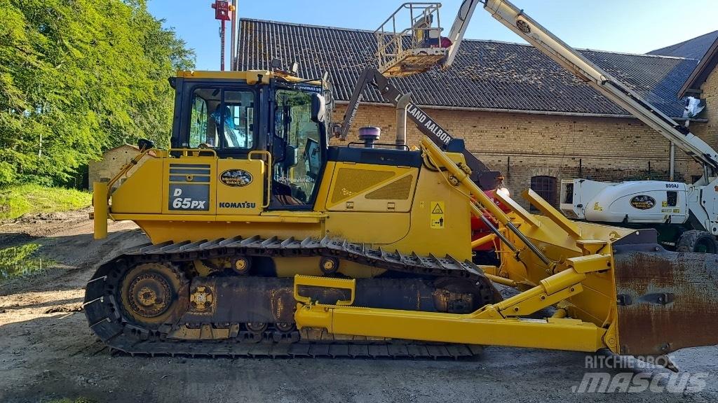 Komatsu D65PX-17 Bulldozer