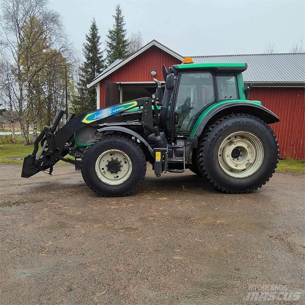Valtra T182 Versu Traktoren