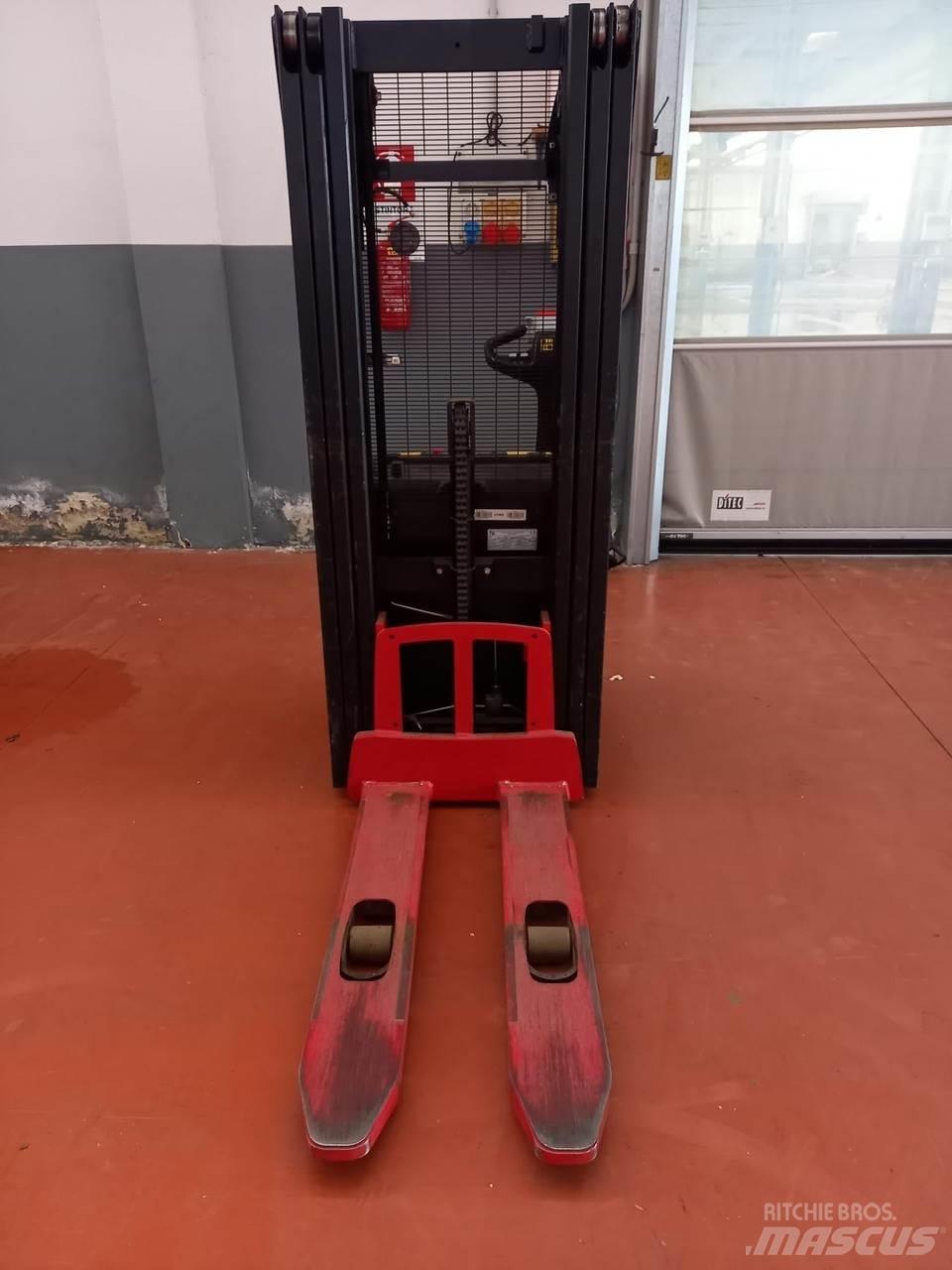 Hyster S1.2 Deichselstapler