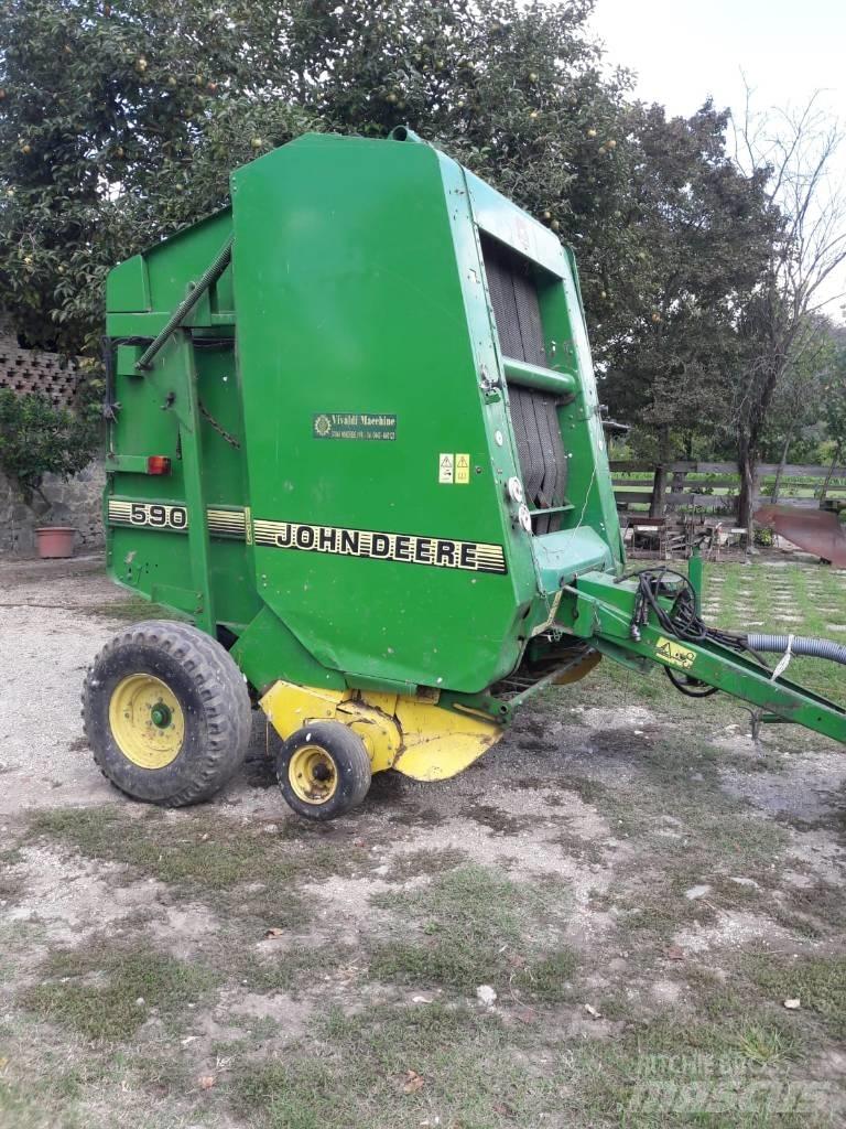 John Deere 590 Rundballenpressen