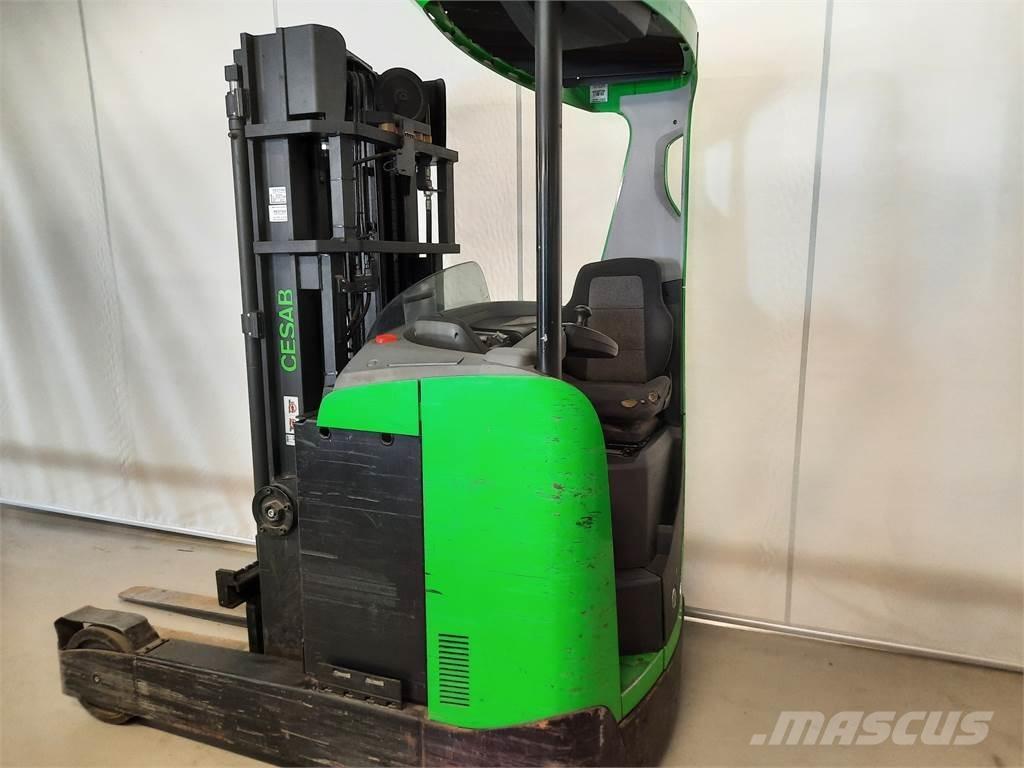 Cesab R 325 Schubmaststapler