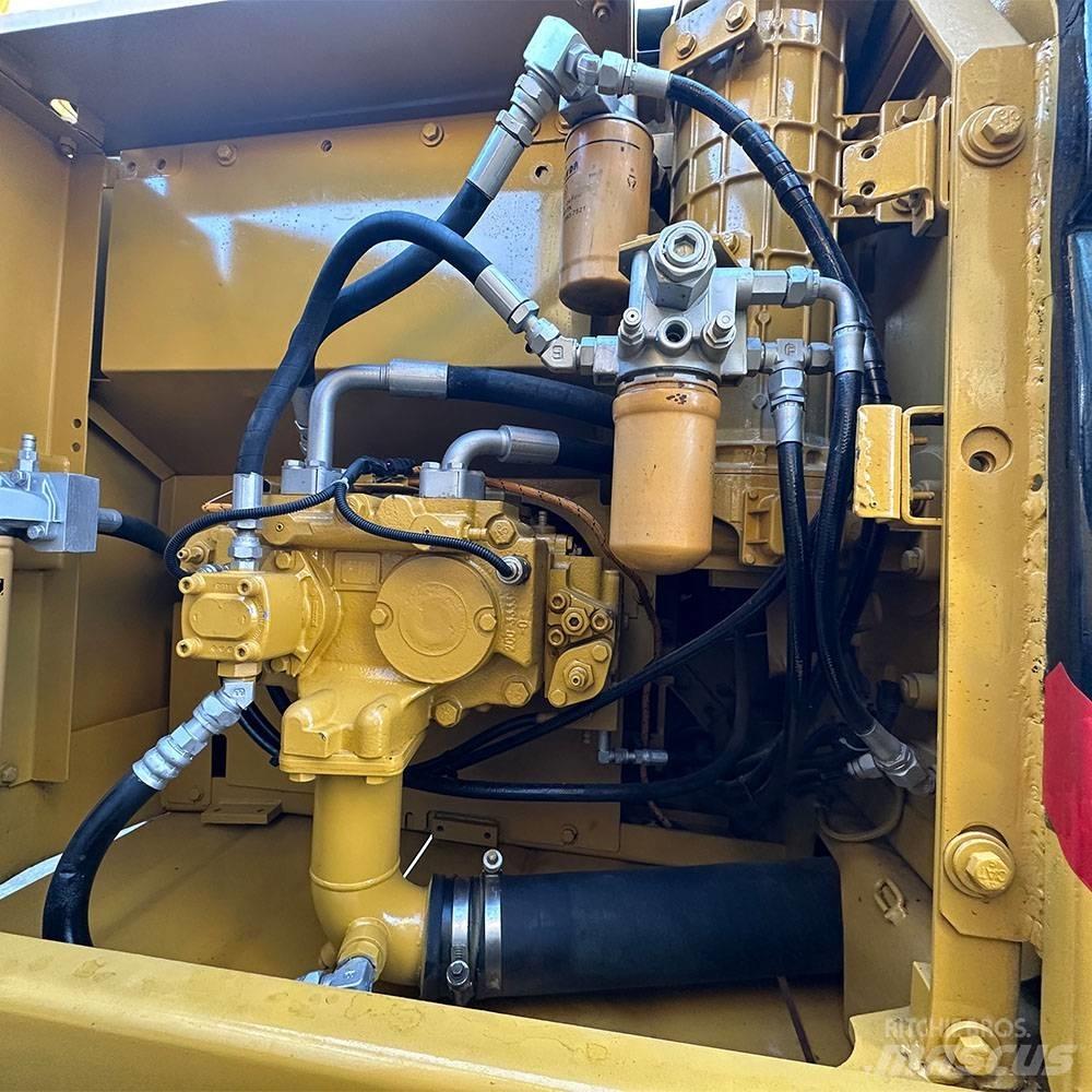CAT 323 D Raupenbagger