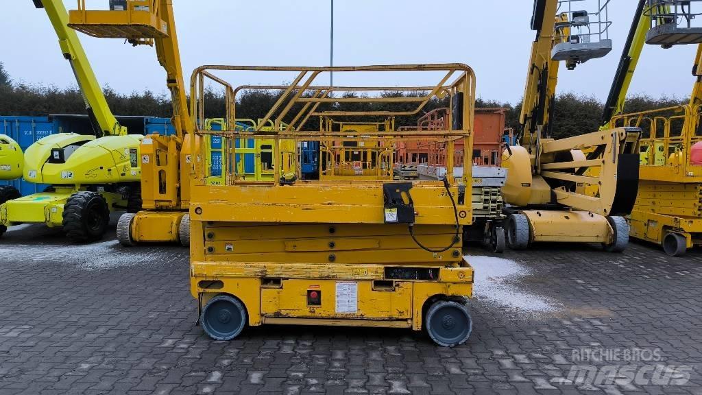Haulotte Compact 10 Scheren-Arbeitsbühnen