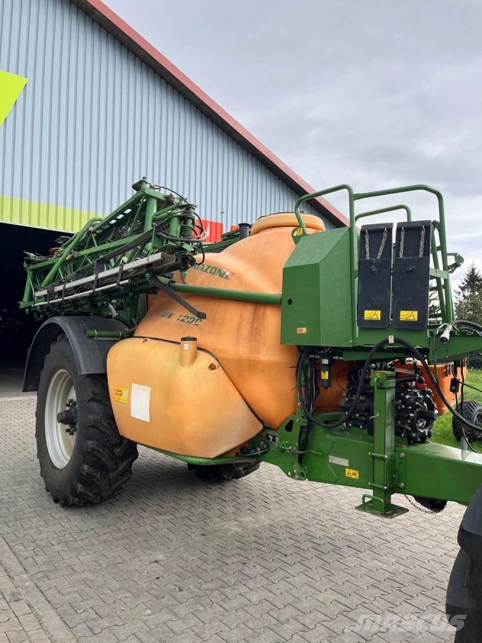 Amazone UX 4200 Anhängespritzen