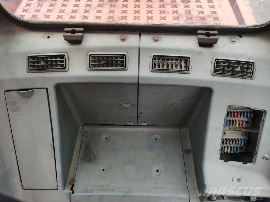 Doosan DX 300 LC--9C Raupenbagger