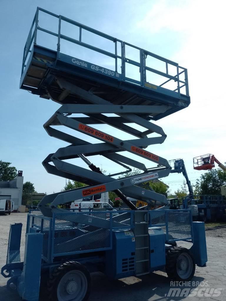 Genie 4390 Scheren-Arbeitsbühnen