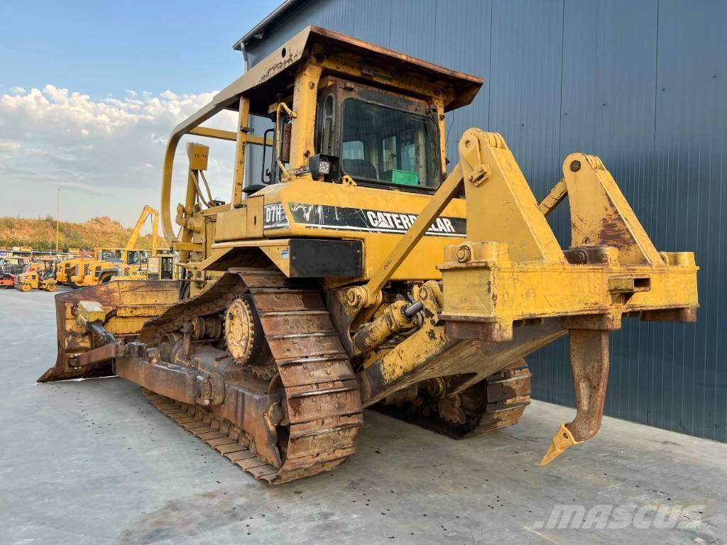 CAT D7H Bulldozer