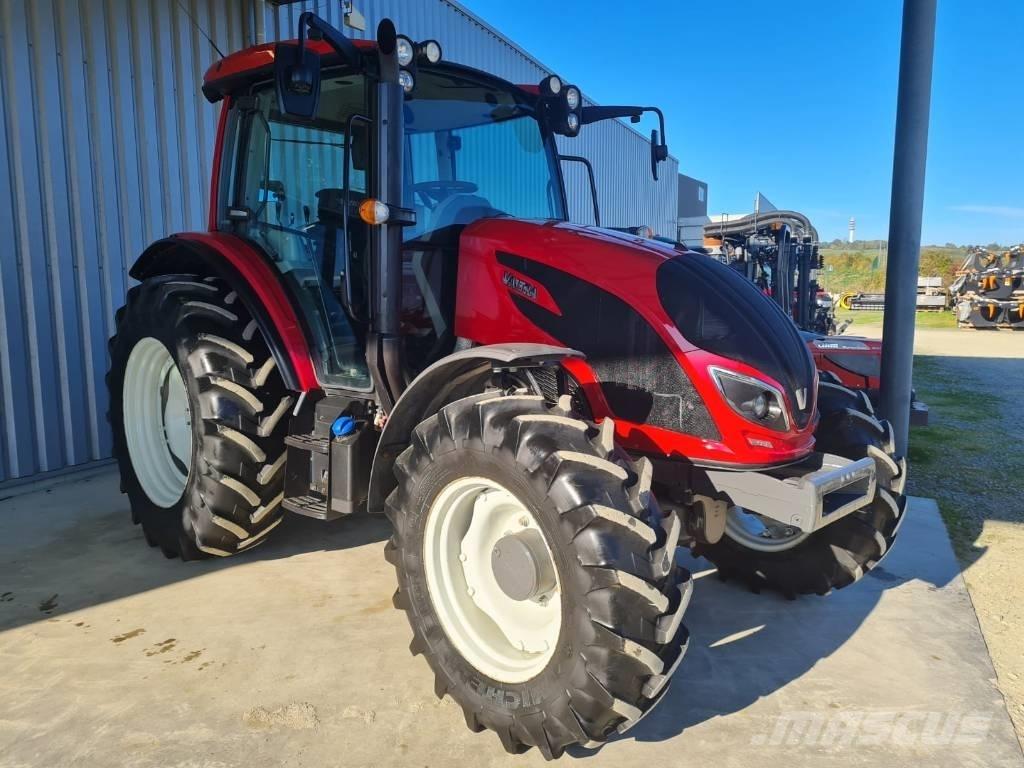 Valtra A 134 Traktoren