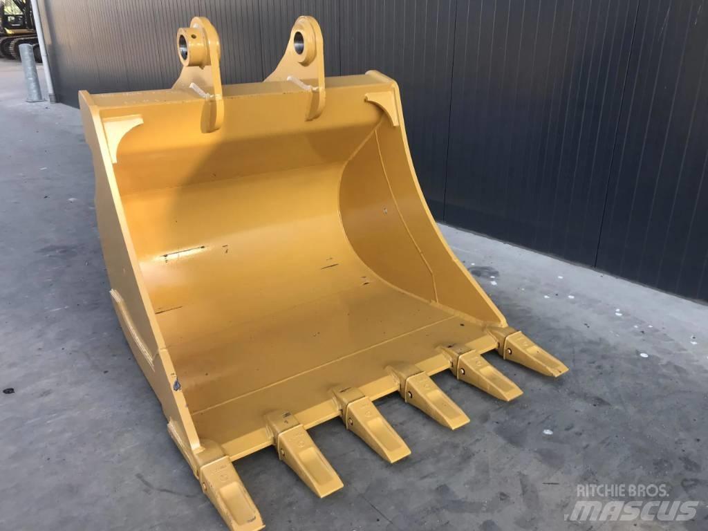 Volvo EC240 Schaufeln