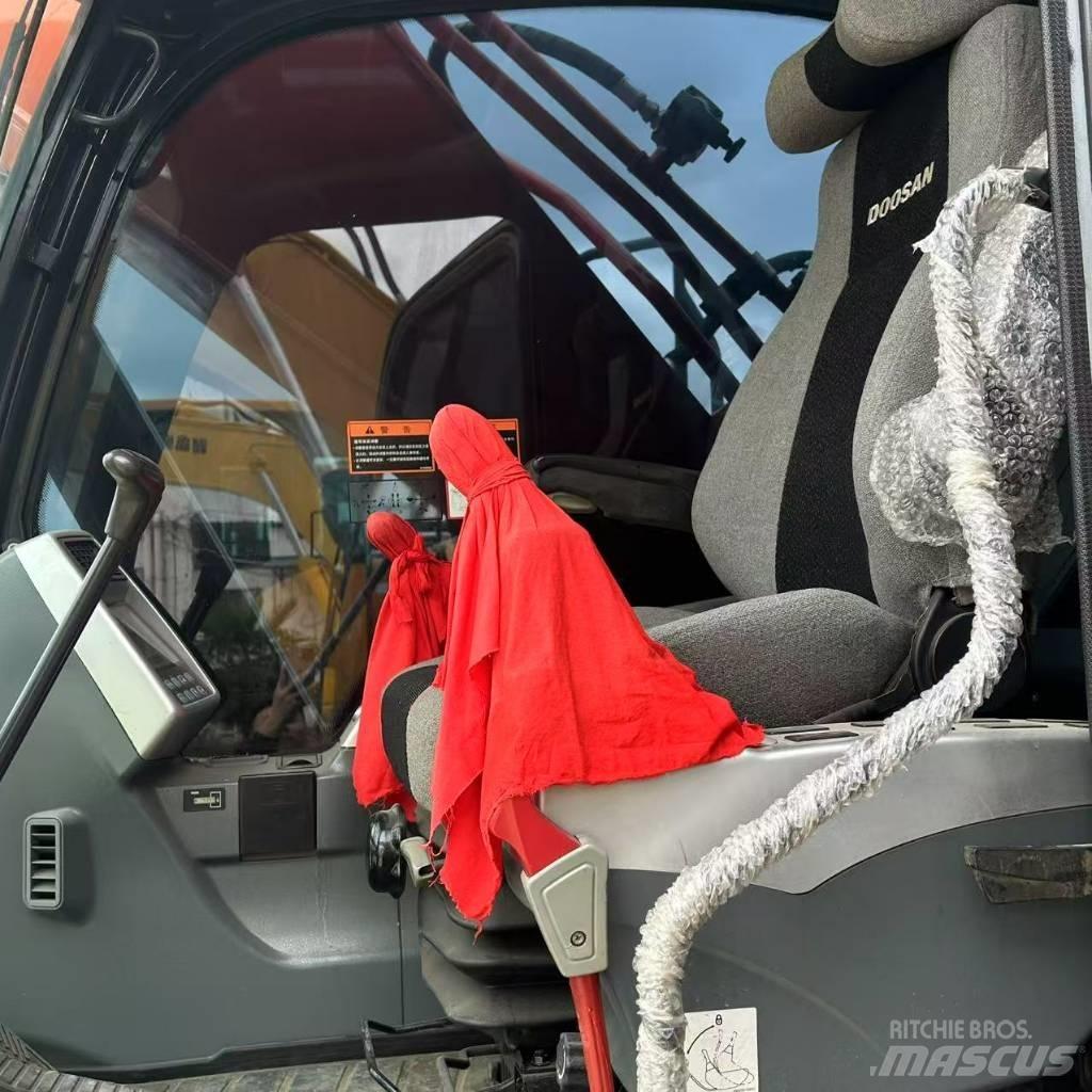 Doosan 225LC-9 Crawler excavators