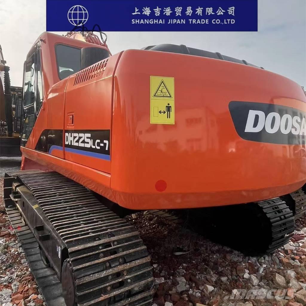 Doosan DH 225 Raupenbagger