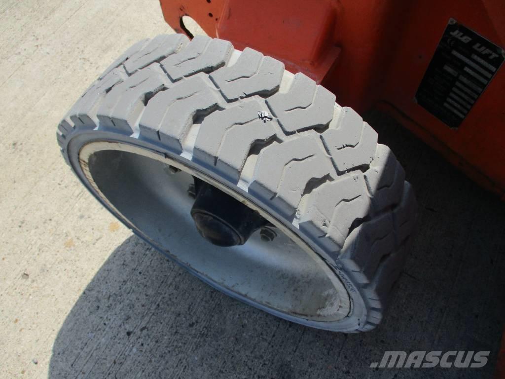 JLG E400 AJPN (687) Kompakte selbstfahrende Hebebühnen