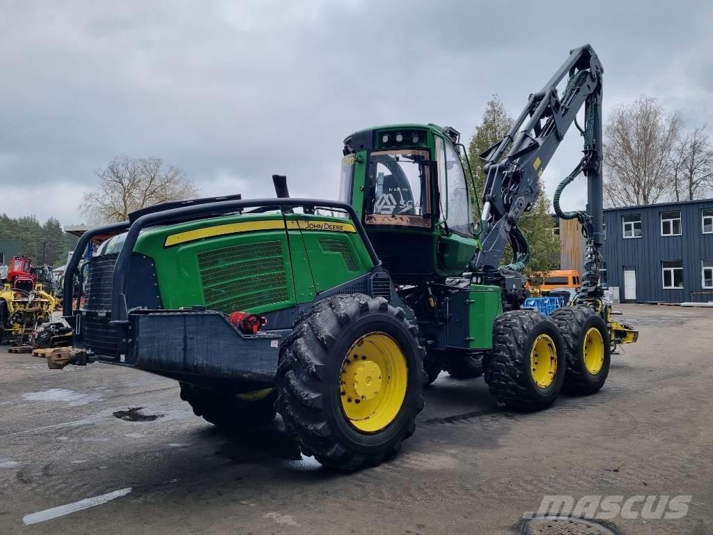 John Deere 1170 G Harvester