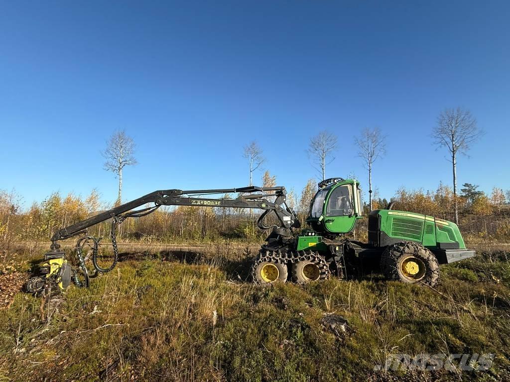John Deere 1070 E Harvester