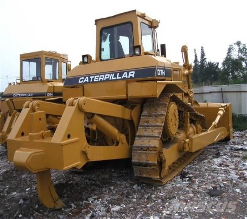 CAT D7H Bulldozer